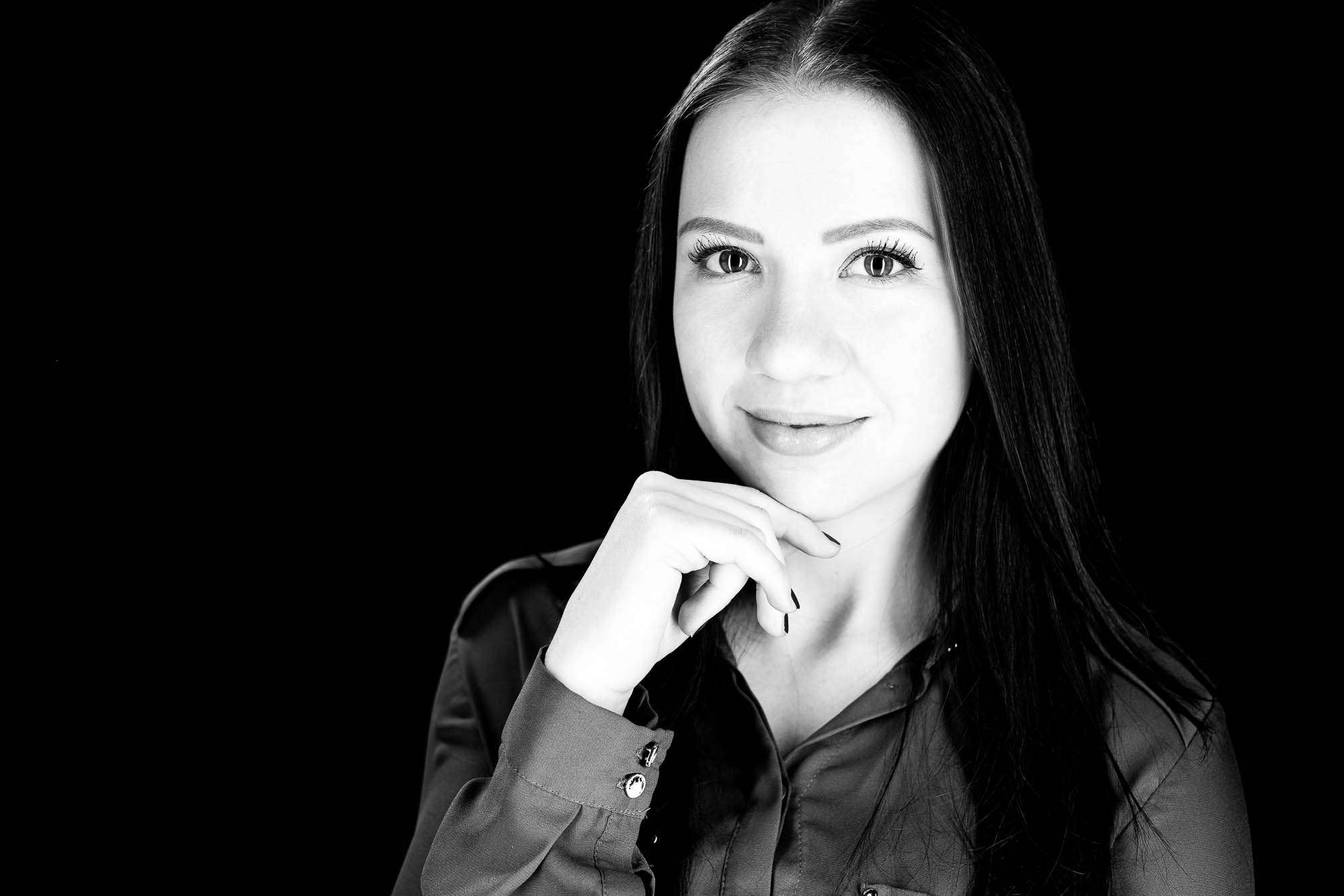 Export x3 Headshot  06576 Dez 01 2019 Bearbeitet Headshots 2019  Miro Nicole Nadine